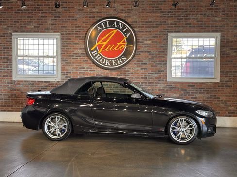 Used 2016 BMW M235i Convertible image 19