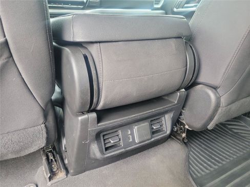 Used 2023 Chevrolet Silverado 1500 LT AWD/4WD image 12