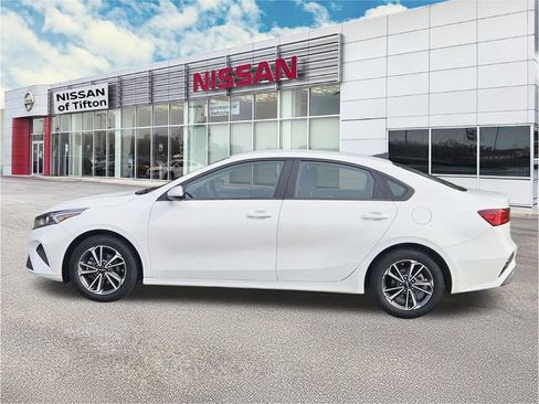 Used 2024 Kia Forte LXS image 7