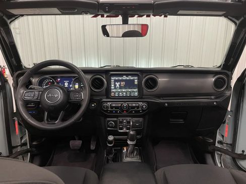 Used 2023 Jeep Wrangler Unlimited w/ Sun & Screen Package AWD/4WD image 31