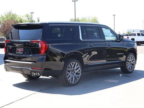 New 2026 GMC Yukon XL Denali Ultimate AWD/4WD image 6