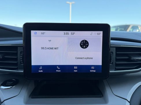 Used 2023 Ford Explorer XLT w/ Equipment Group 202A AWD/4WD image 22