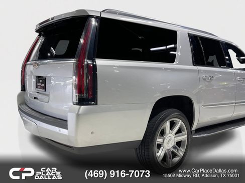 Used 2020 Cadillac Escalade ESV Luxury RWD image 14