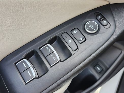 Used 2019 Honda Accord EX image 31