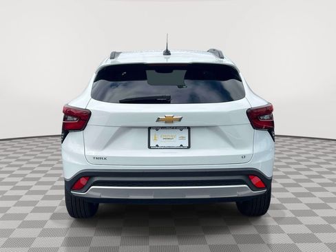 Used 2024 Chevrolet Trax LT FWD image 6