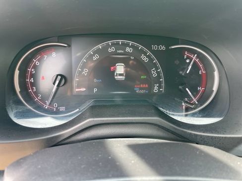 Used 2025 Toyota RAV4 XLE AWD/4WD image 17