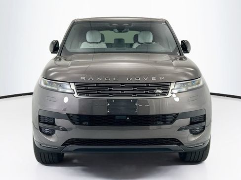 Used 2025 Land Rover Range Rover Sport SE AWD/4WD image 2