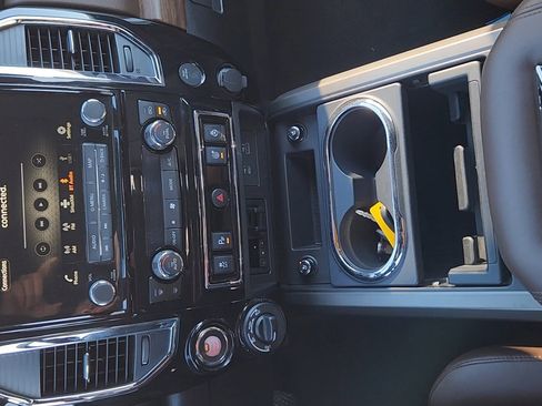 Used 2021 Nissan Titan Platinum Reserve w/ Moonroof Package image 15