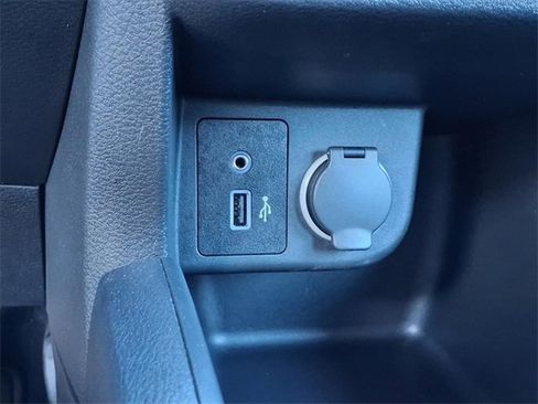 Certified 2025 Nissan Kicks Play S image 8