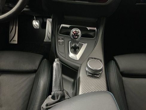 Used 2018 BMW M2 RWD image 13