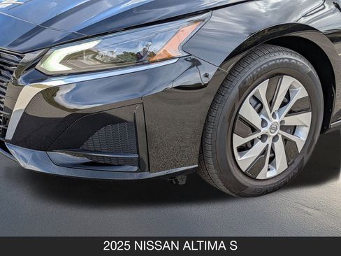 Certified 2025 Nissan Altima 2.5 S image 10