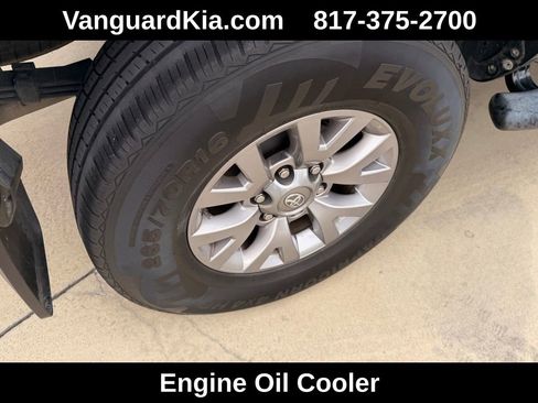 Used 2017 Toyota Tacoma SR5 w/ Tow Package image 10