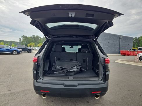 Used 2023 Chevrolet Traverse LT FWD image 15