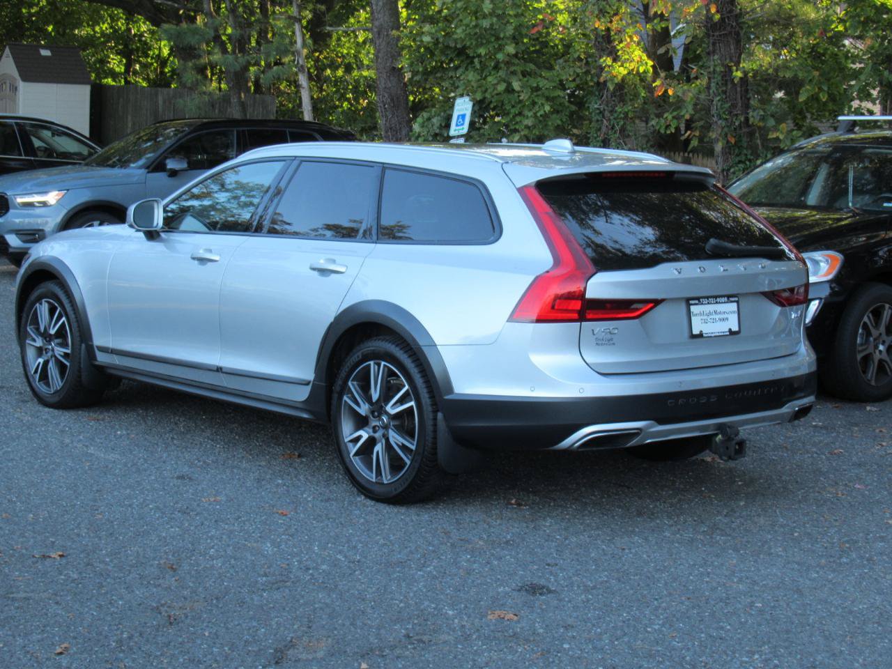 Used 2019 Volvo V90 T6 Cross Country w/ Advanced Package AWD/4WD image 4