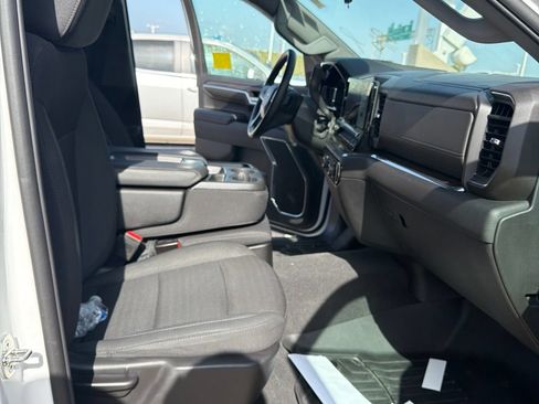 Used 2023 Chevrolet Silverado 1500 LT AWD/4WD image 14
