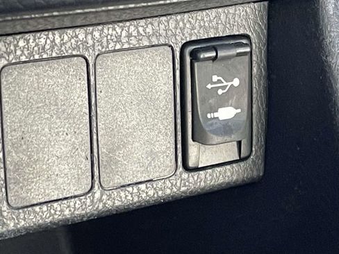 Used 2016 Toyota Corolla L image 24