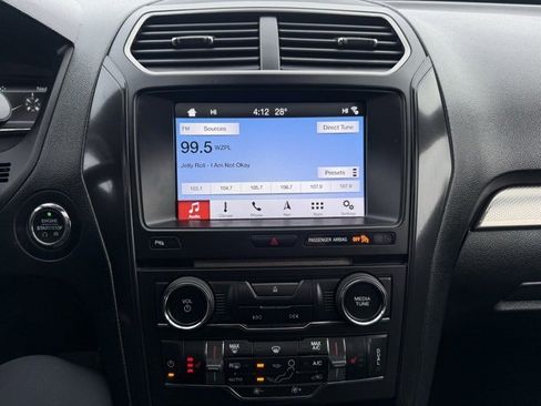 Used 2018 Ford Explorer XLT w/ Equipment Group 202A image 21