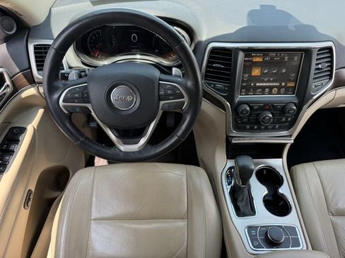Used 2017 Jeep Grand Cherokee Limited AWD/4WD image 12