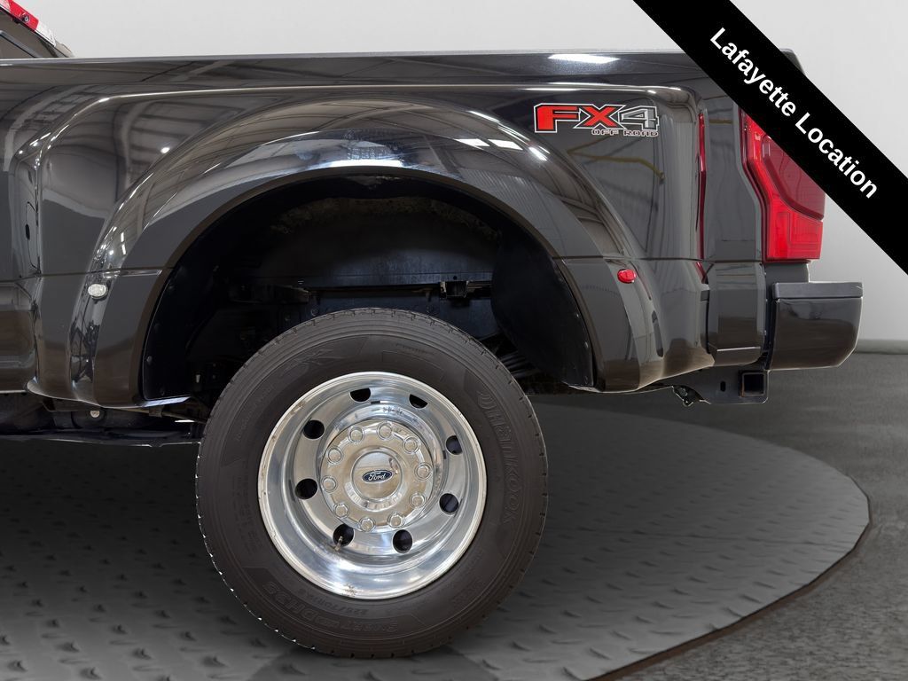 Used 2021 Ford F450 Platinum w/ FX4 Off-Road Package AWD/4WD image 27