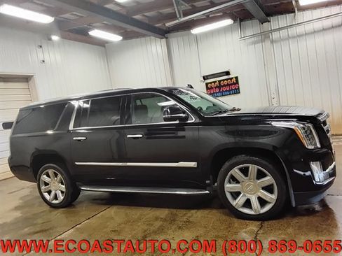 Used 2020 Cadillac Escalade ESV Luxury AWD/4WD image 5