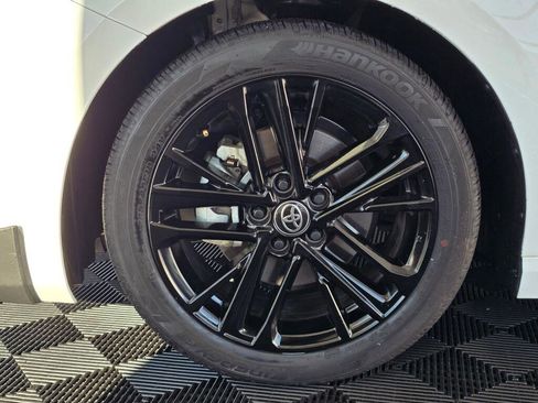 Used 2025 Toyota Camry SE image 11