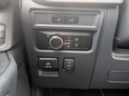 Used 2024 Ford Expedition XLT image 15