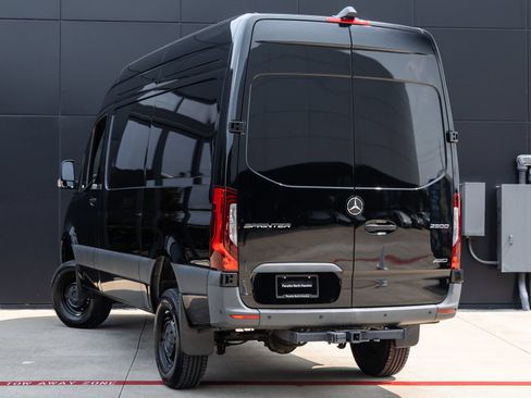 Used 2024 Mercedes-Benz Sprinter 2500 image 6