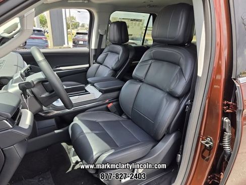 New 2027 Lincoln Navigator Premiere AWD/4WD image 8