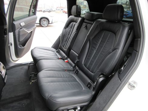 Used 2019 BMW X7 xDrive40i w/ M Sport Package image 25