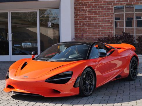 Used 2024 McLaren 750S Spider RWD image 6