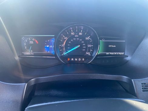 Used 2017 Ford Explorer XLT w/ Equipment Group 202A image 11