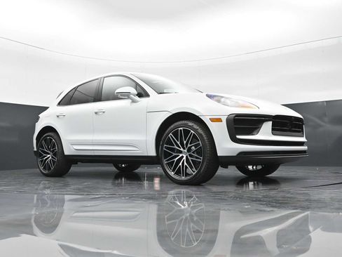 New 2026 Porsche Macan AWD/4WD image 44