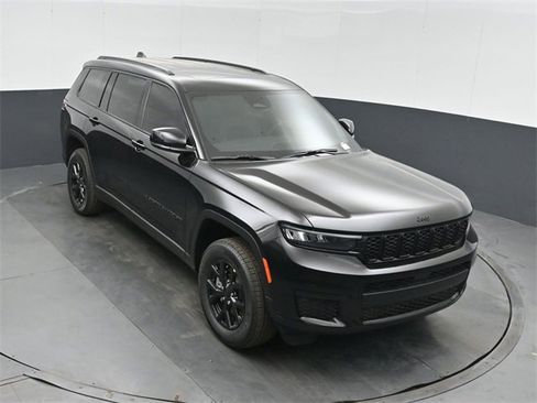 New 2025 Jeep Grand Cherokee L Altitude image 39