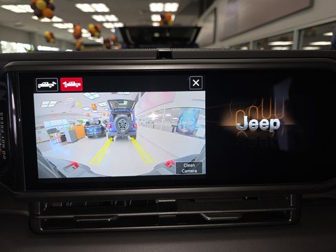 New 2025 Jeep Gladiator Rubicon w/ Convenience Group image 14