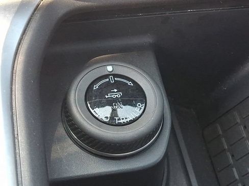 Used 2025 Ford Expedition Tremor AWD/4WD image 19