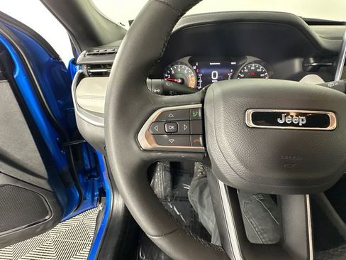 Certified 2025 Jeep Compass Limited AWD/4WD image 23