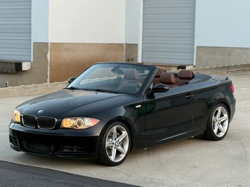Used 2009 BMW 135i Convertible RWD image 19
