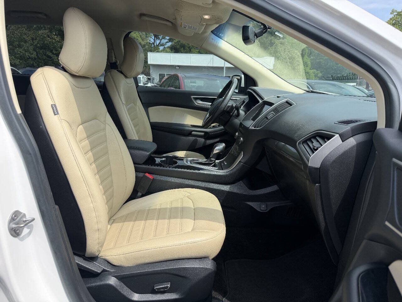 Used 2017 Ford Edge SEL w/ Equipment Group 201A FWD image 14