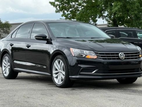 Used 2019 Volkswagen Passat 2.0T Wolfsburg w/ Wheels & Sunroof Package FWD image 8