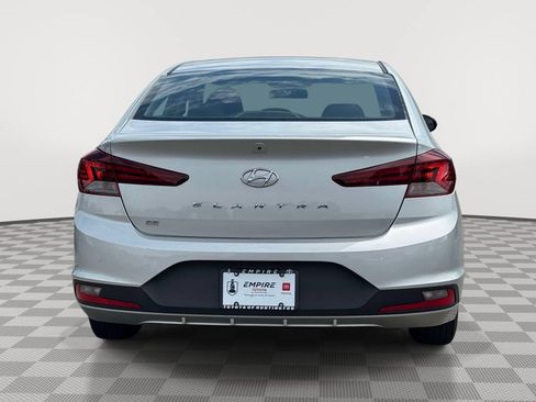 Used 2019 Hyundai Elantra SE w/ Cargo Package FWD image 5