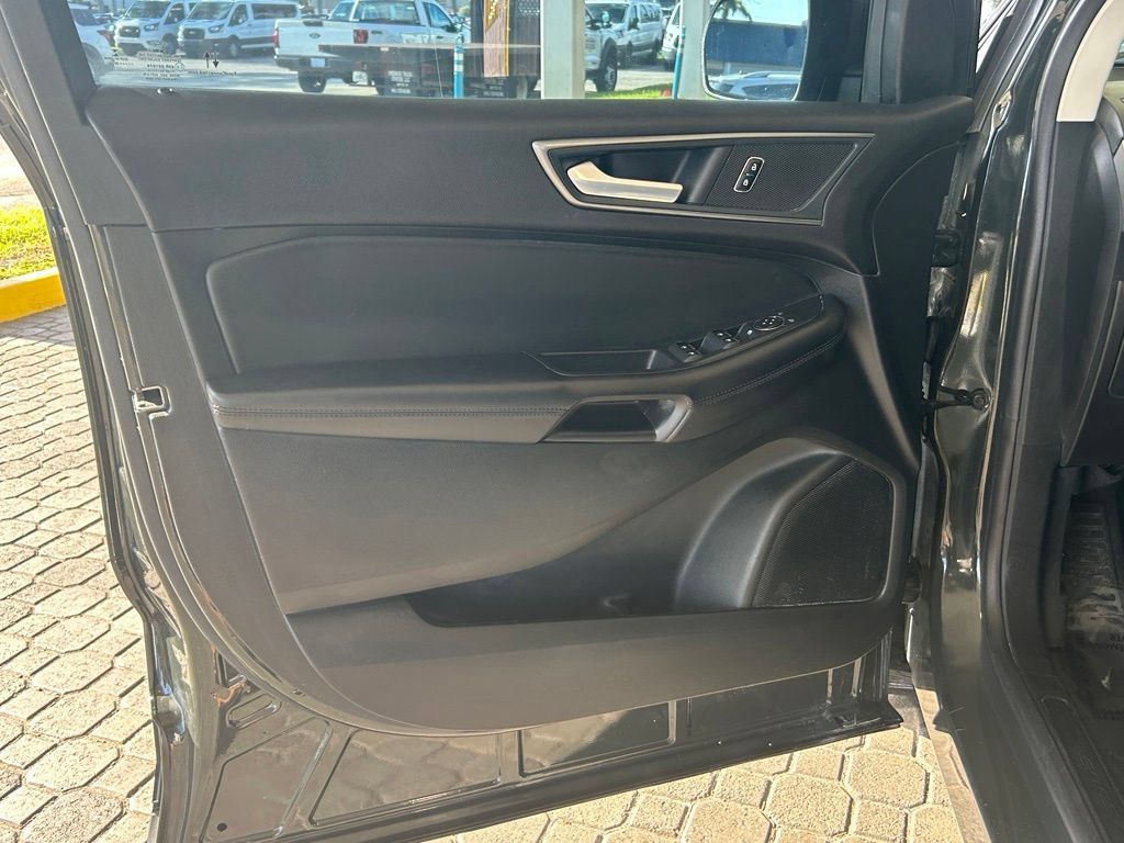 Used 2024 Ford Edge SE w/ Black Appearance Package AWD/4WD image 32
