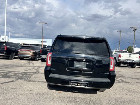 Used 2019 GMC Yukon XL SLT w/ Graphite Performance Edition AWD/4WD image 4