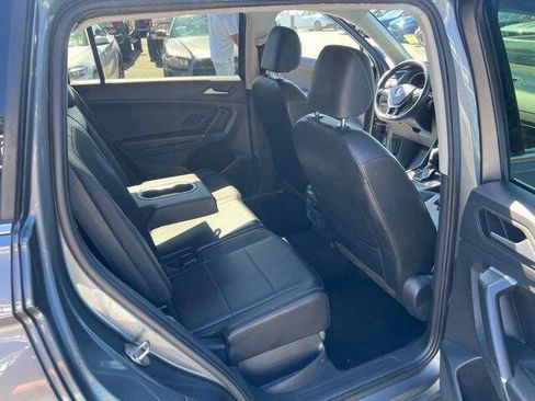 Used 2020 Volkswagen Tiguan SE AWD/4WD image 21