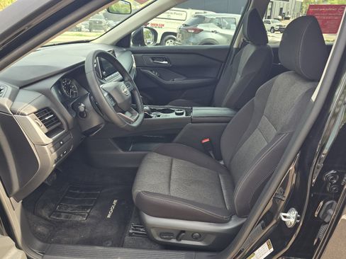 Certified 2025 Nissan Rogue SV AWD/4WD image 11