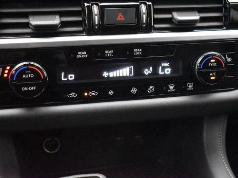 Certified 2025 Nissan Pathfinder SV FWD image 19