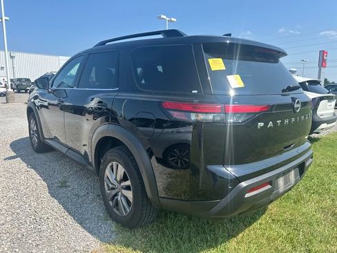 Certified 2025 Nissan Pathfinder SV AWD/4WD image 2