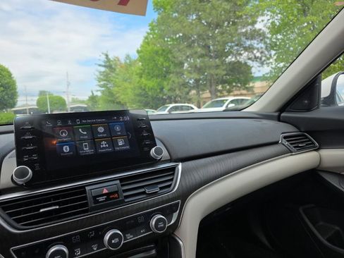 Used 2021 Honda Accord Touring image 18