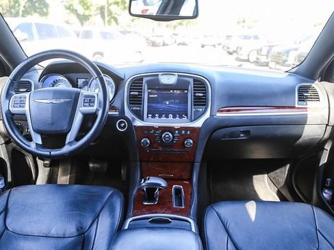 Used 2014 Chrysler 300 RWD image 13