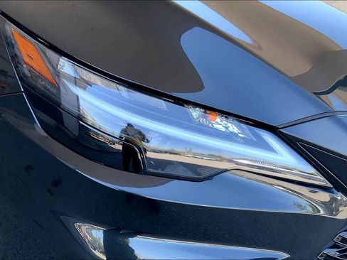 Used 2024 Lexus RX 350 F Sport w/ Convenience Package image 27