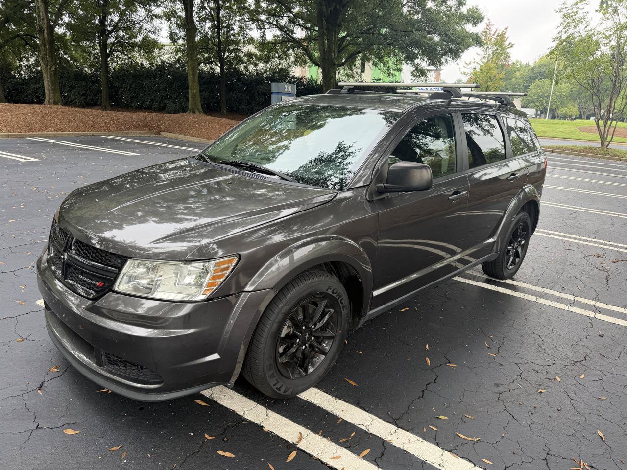 Used 2020 Dodge Journey SE w/ Blacktop Package FWD image 1